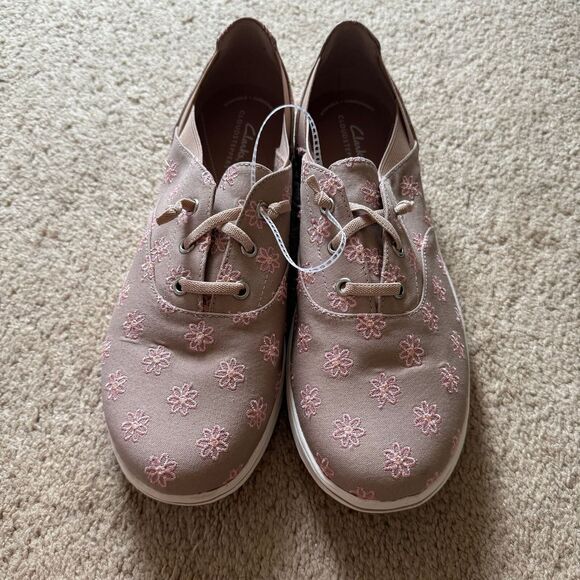 NWOB Cloudsteppers by Clarks Breeze Ave‎ Women 12 Taupe Casual Washable Sneakers - Picture 1 of 9